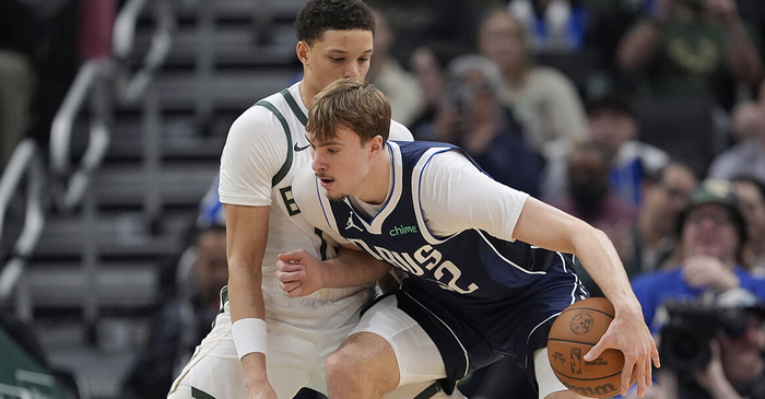 罗林斯24+7+9弗拉格19+10 雄鹿大胜独行侠止住4连败|克里斯-米德尔顿|阿马里·威廉姆斯|克里斯·米德尔顿|密尔沃基雄鹿队|达拉斯独行侠队_新浪体育_新浪新闻